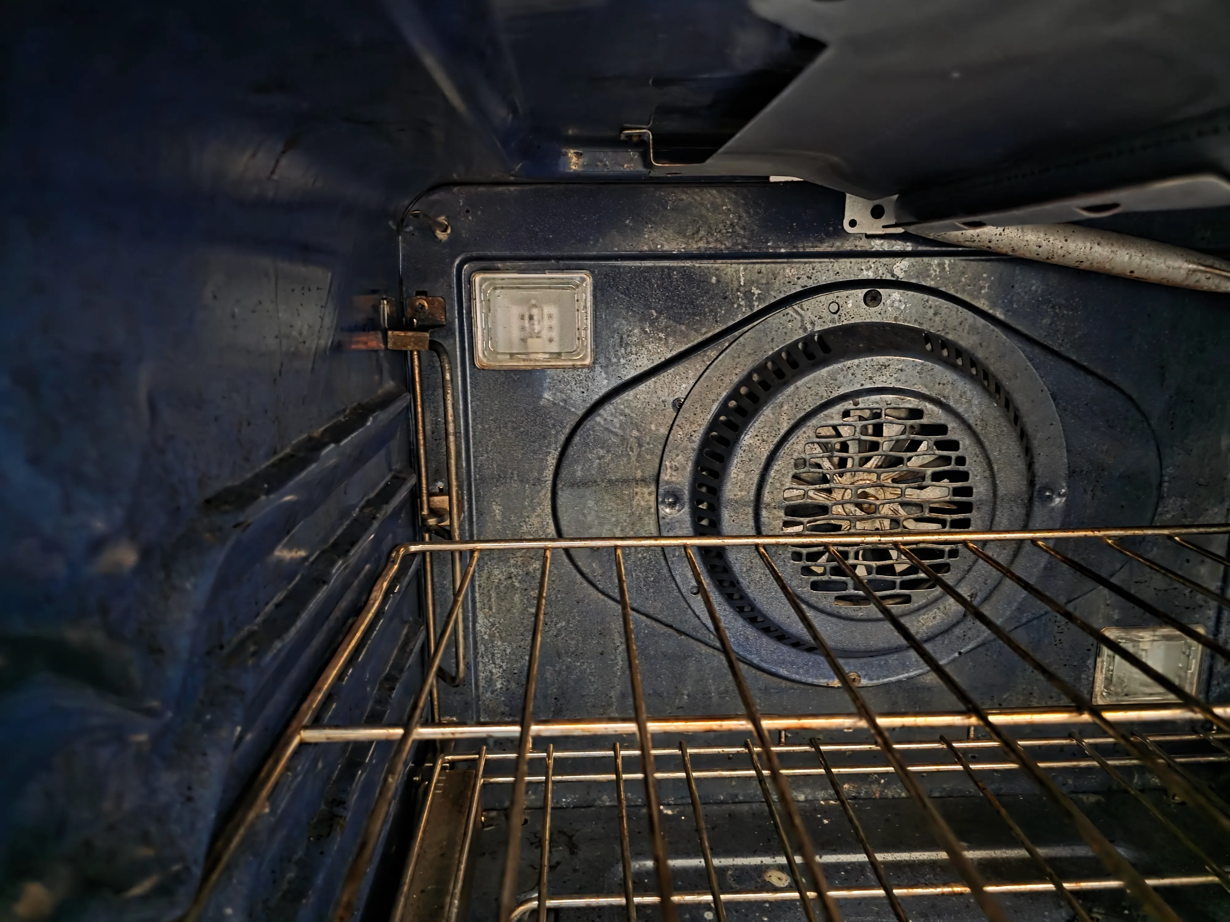 Oven temperature sensor resistance test during repair service